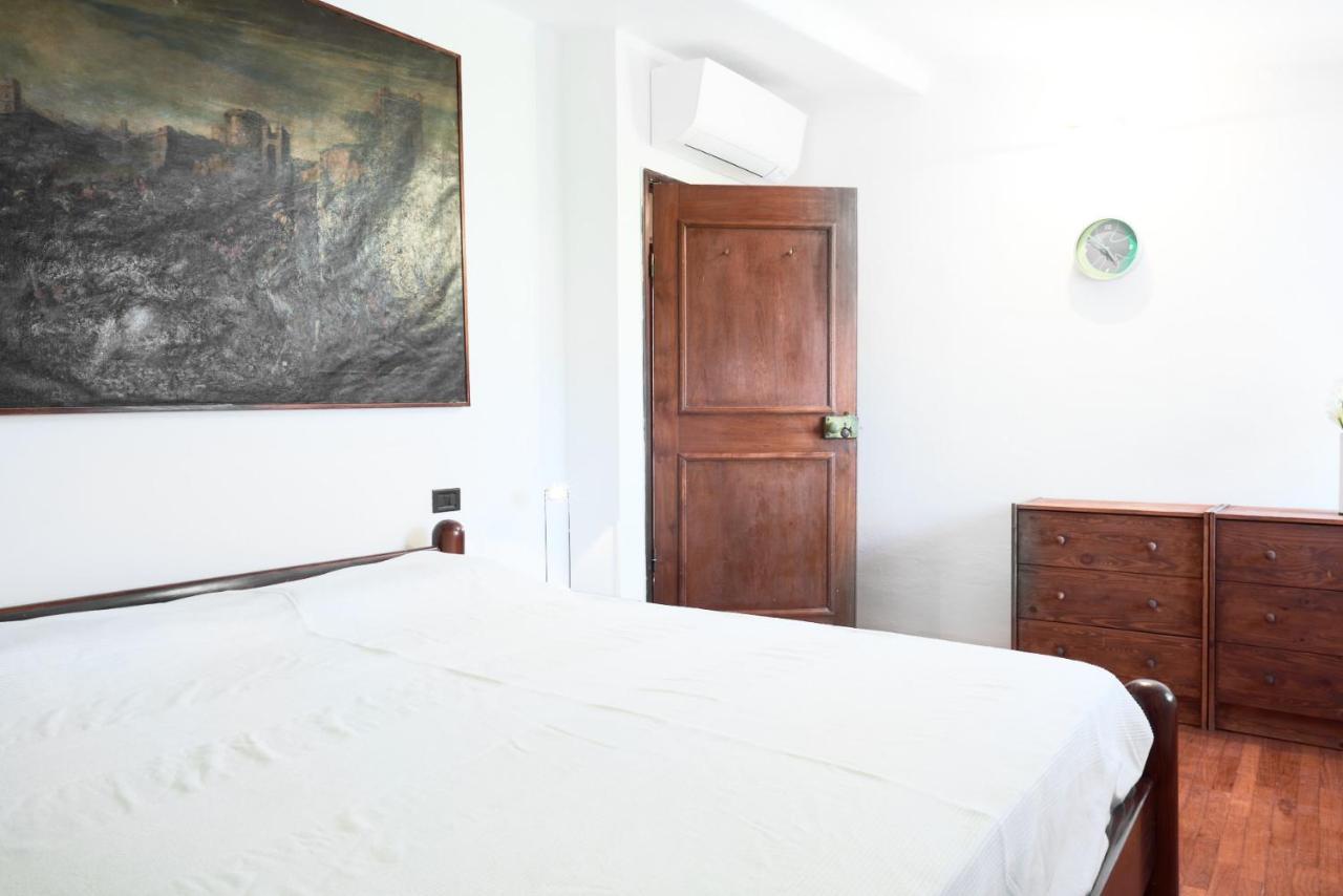 Square Views Apartment Леричи Екстериор снимка