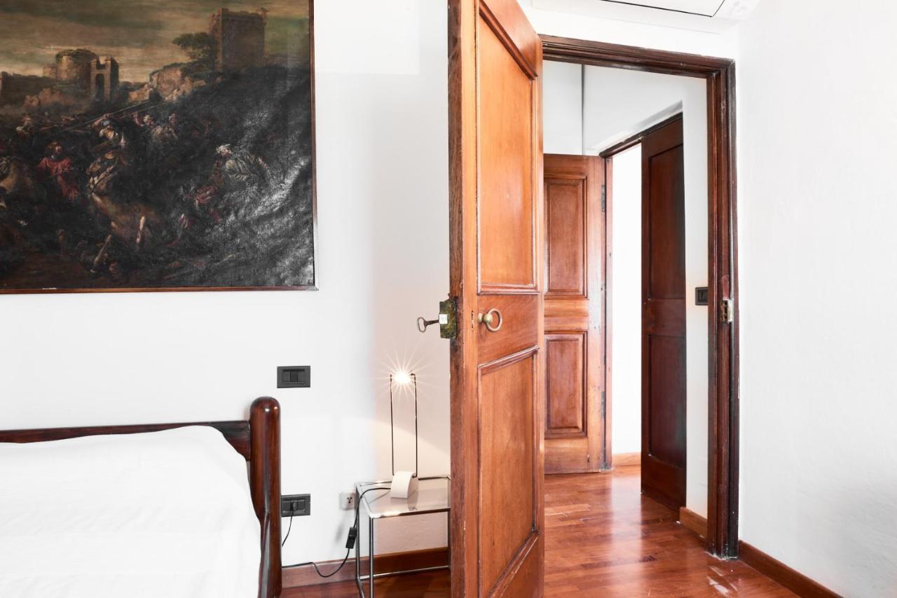 Square Views Apartment Леричи Екстериор снимка