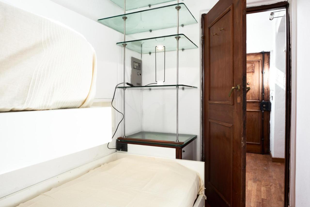 Square Views Apartment Леричи Екстериор снимка